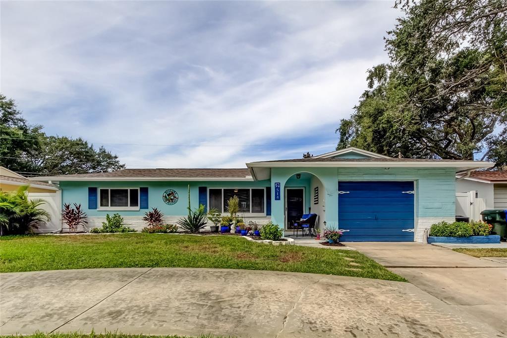 514 E LAKE DRIVE