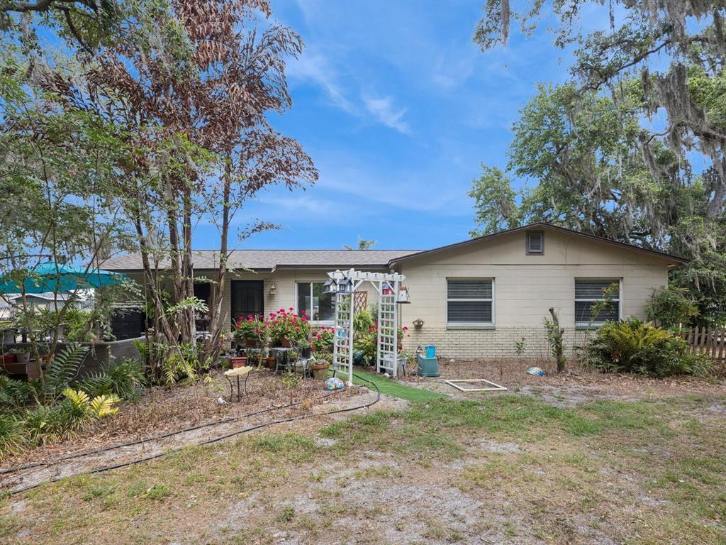 6001 MARTHAS LANE
