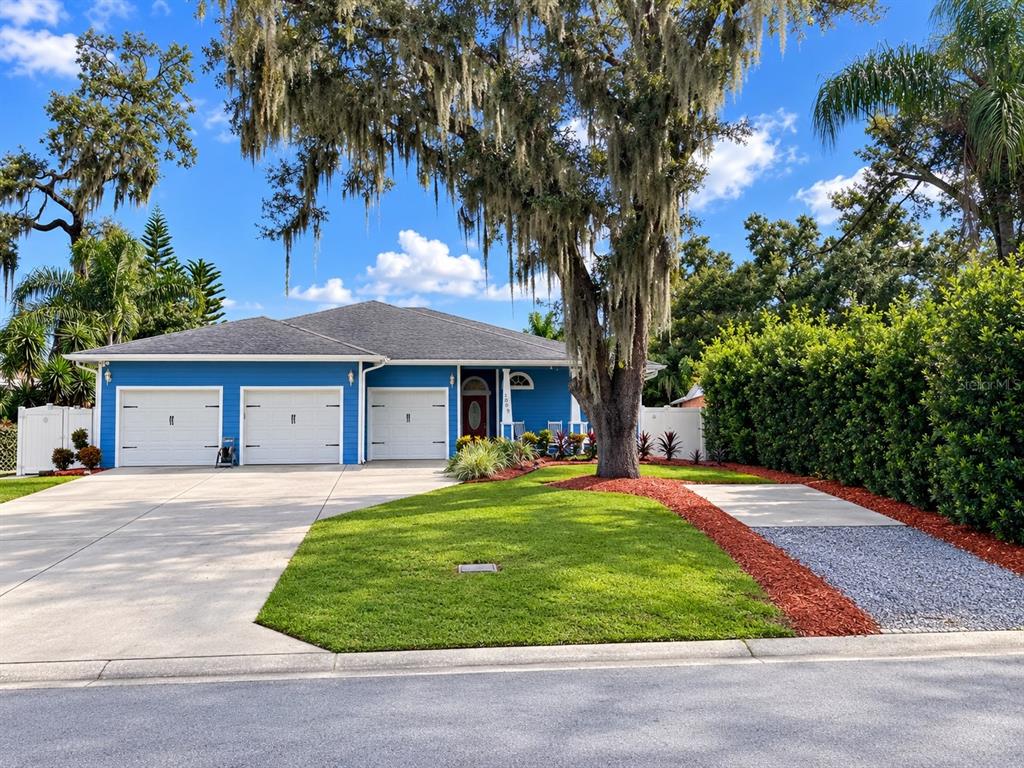 3009 W CLINTON STREET, TAMPA, FL — photo 2 of 30