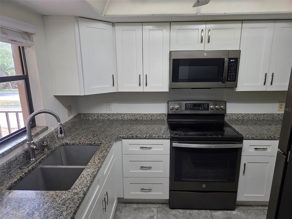 7219 CLOISTER DRIVE UNIT 202, SARASOTA, FL — photo 4 of 16