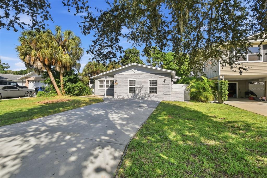 1751 MISSISSIPPI AVENUE NE, ST PETERSBURG, FL — photo 2 of 50