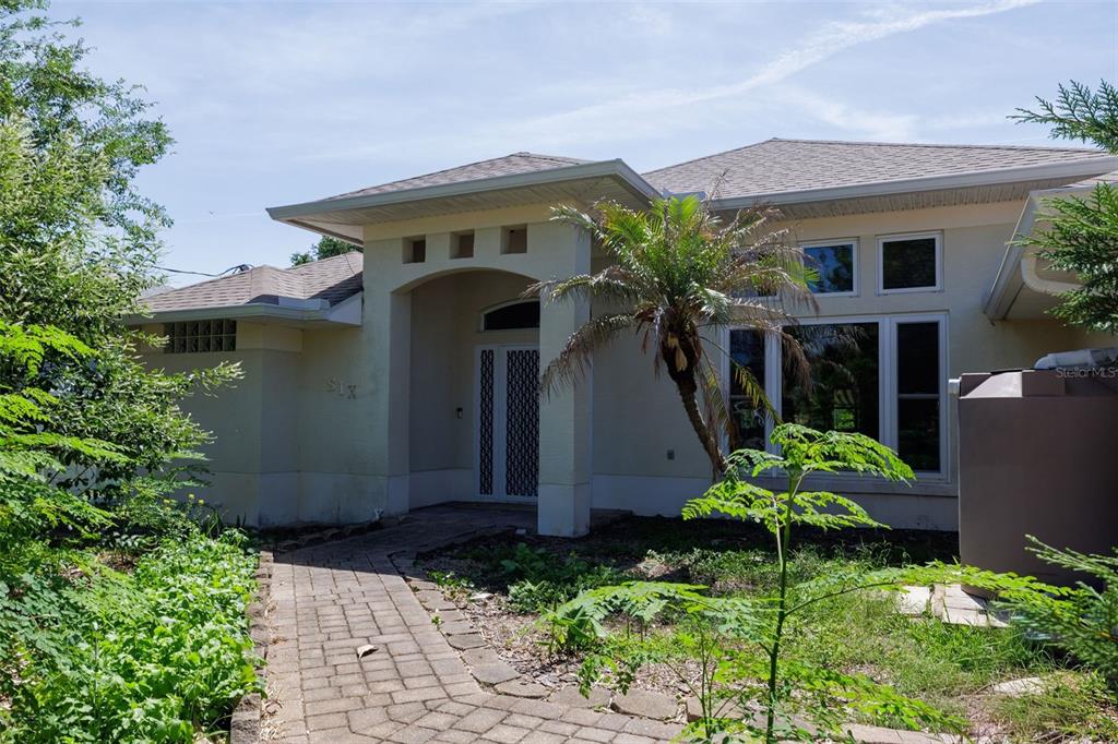 6 FAIRHILL LANE
