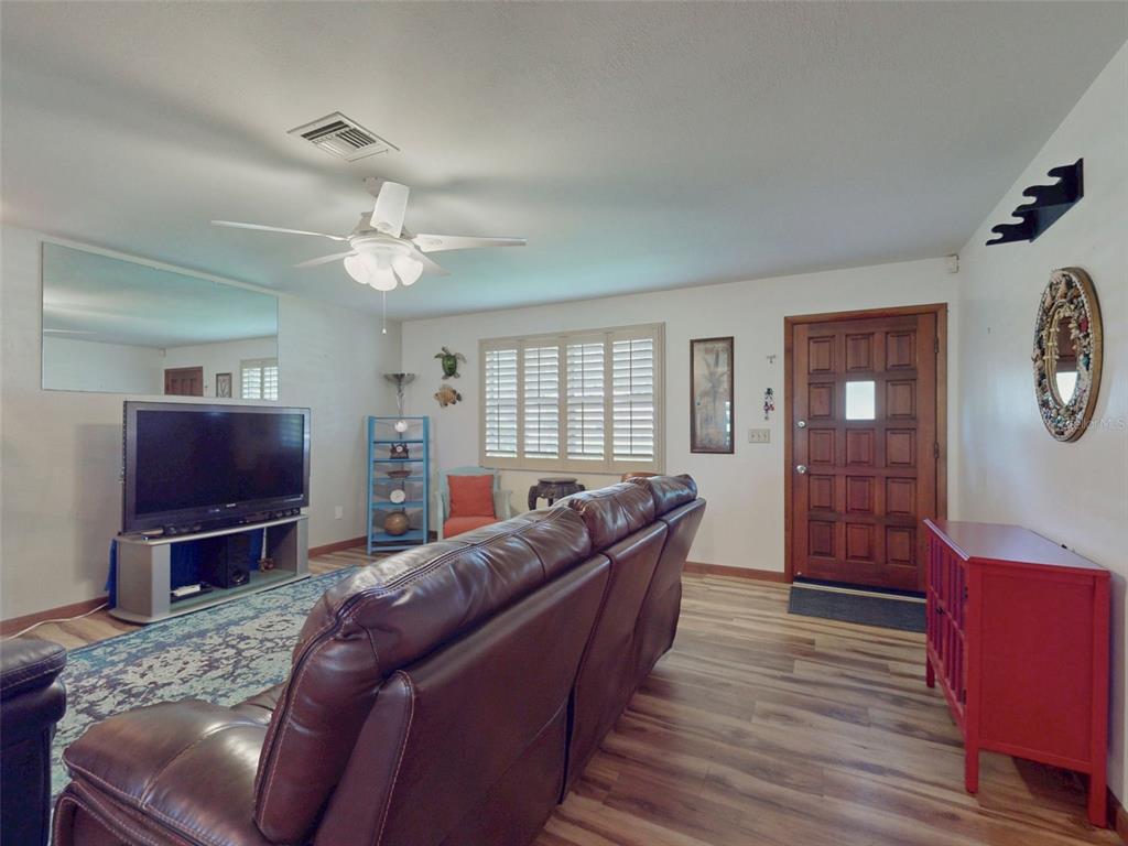 570 OLIVER DRIVE, NEW SMYRNA BEACH, FL — photo 2 of 26