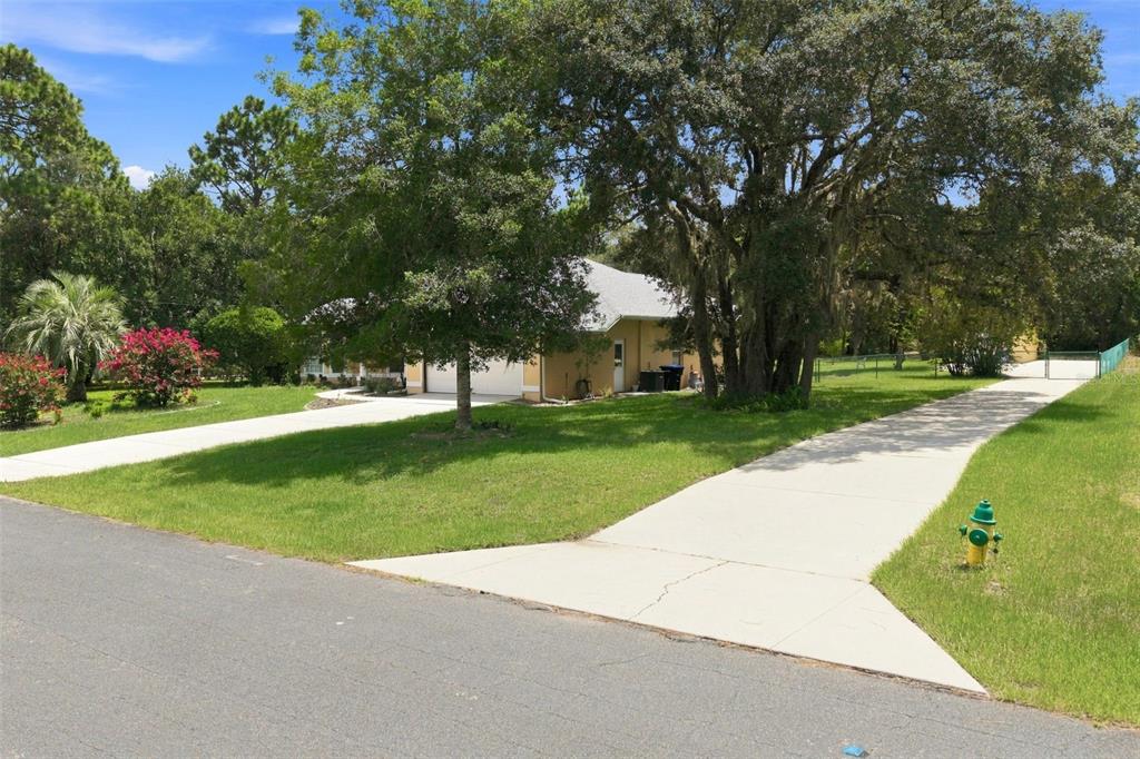 2168 W BEGONIA DRIVE, BEVERLY HILLS, FL — photo 3 of 30