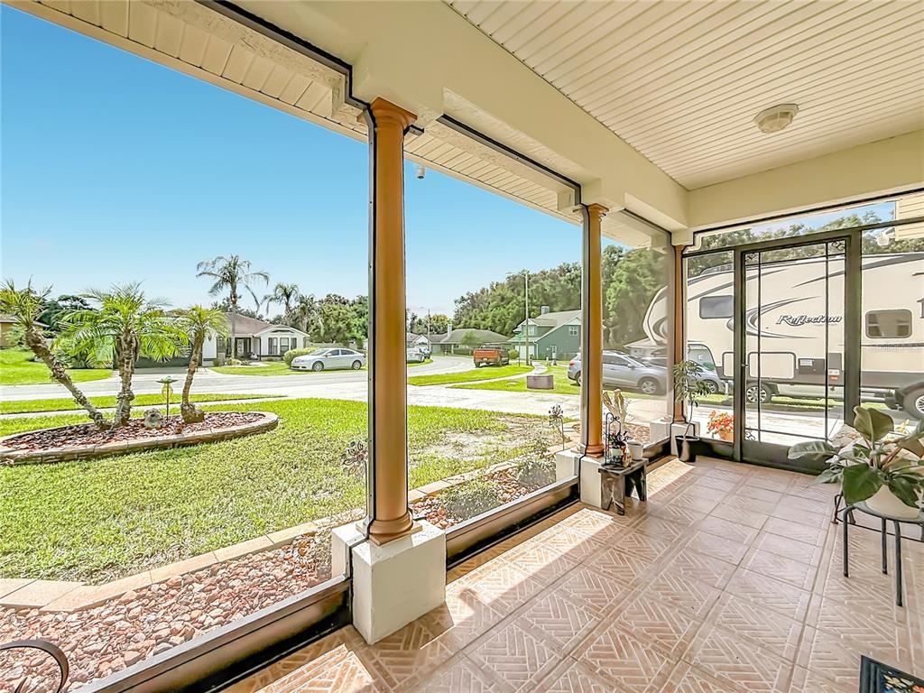 803 CRESTVIEW CIRCLE N, WILDWOOD, FL — photo 4 of 30