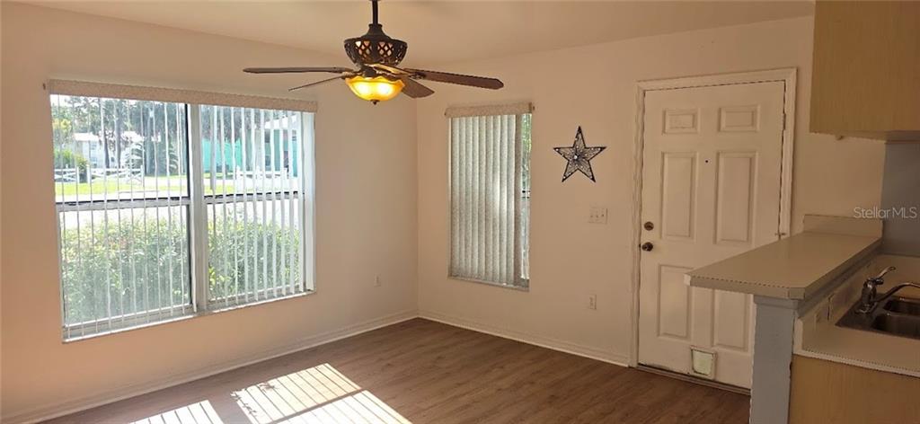 913 SE Mayo DRIVE, CRYSTAL RIVER, FL — photo 3 of 16