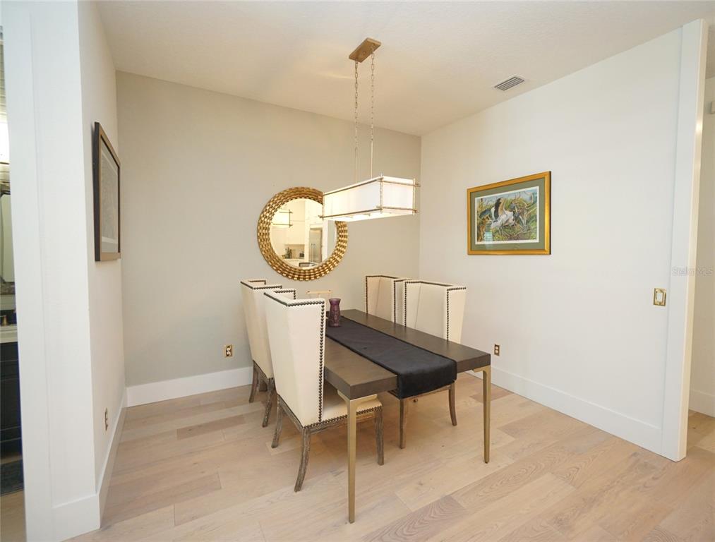 4117 W EUCLID AVENUE, TAMPA, FL — photo 4 of 26