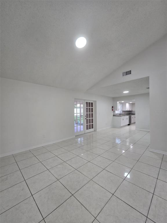 10916 TAILFEATHER COURT, TAMPA, FL — photo 4 of 17
