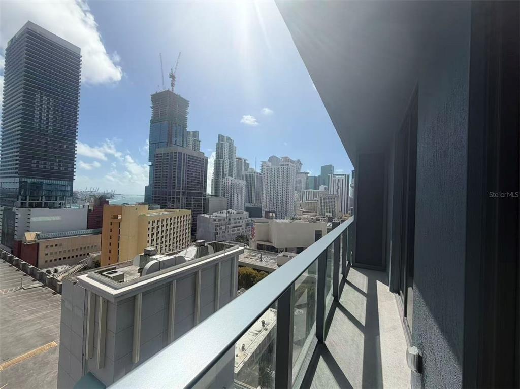 121 NE 5TH STREET UNIT 1413, MIAMI, FL — photo 4 of 24