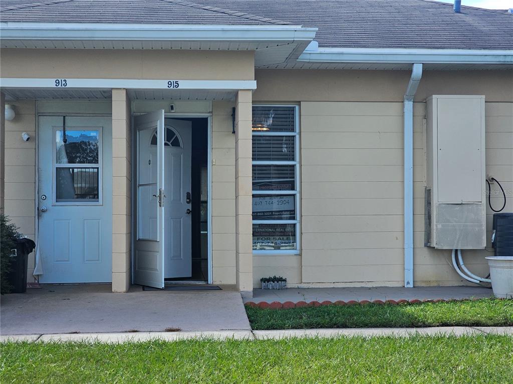 915 CLUB CIRCLE, LAKESHORE, FL — photo 2 of 18