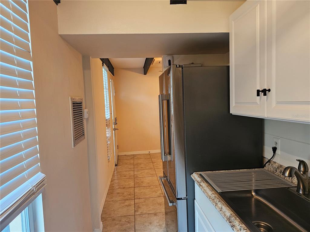 915 CLUB CIRCLE, LAKESHORE, FL — photo 3 of 18