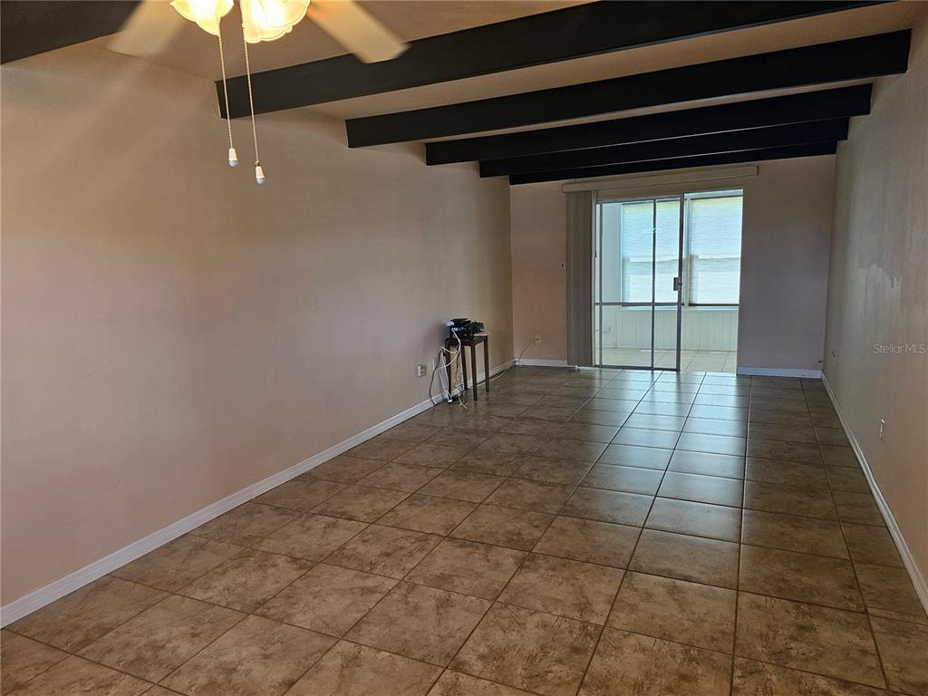 915 CLUB CIRCLE, LAKESHORE, FL — photo 4 of 18