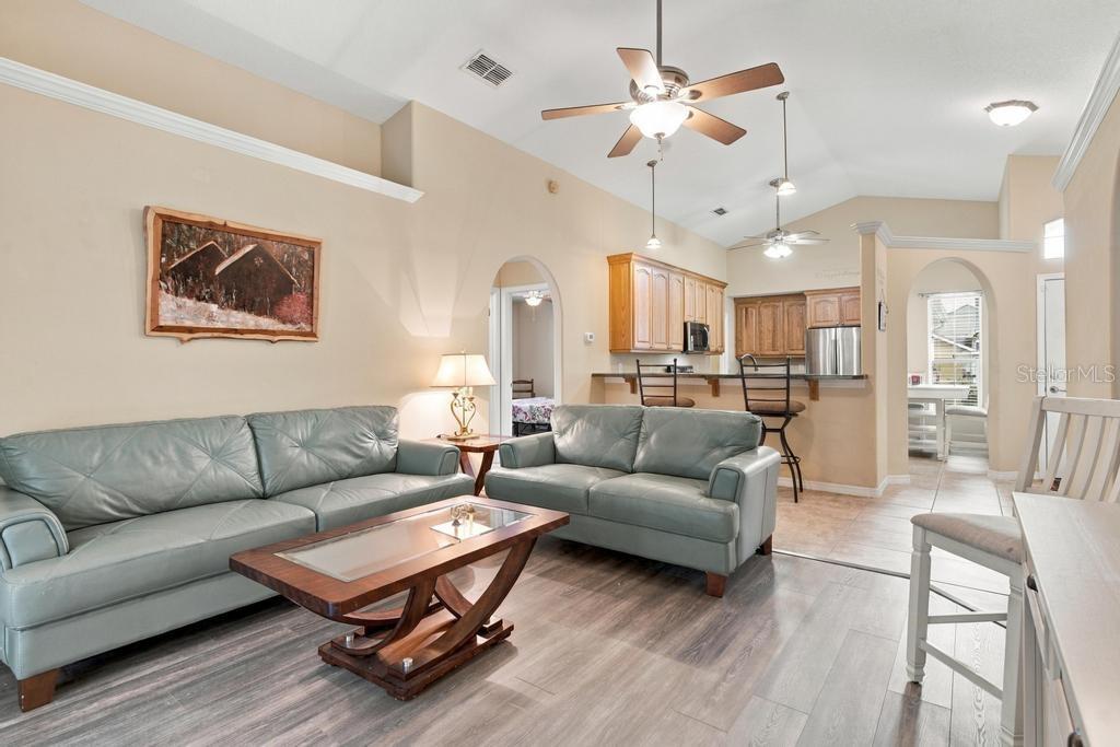 81 GOLFVIEW CIRCLE, UMATILLA, FL — photo 3 of 30