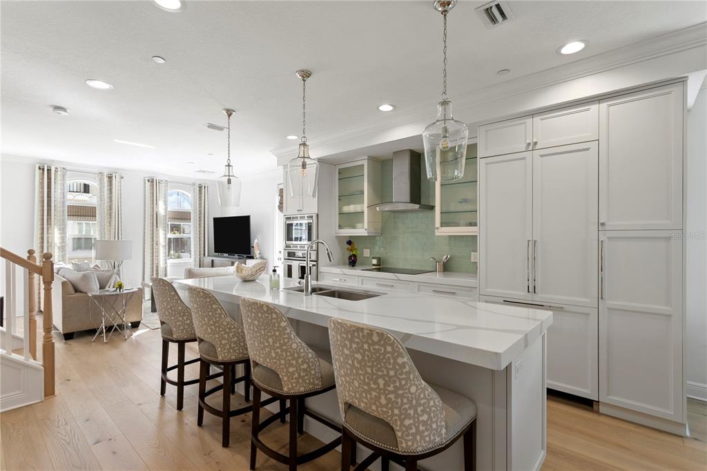 400 REGENT LANE N, ST PETERSBURG, FL — photo 5 of 40