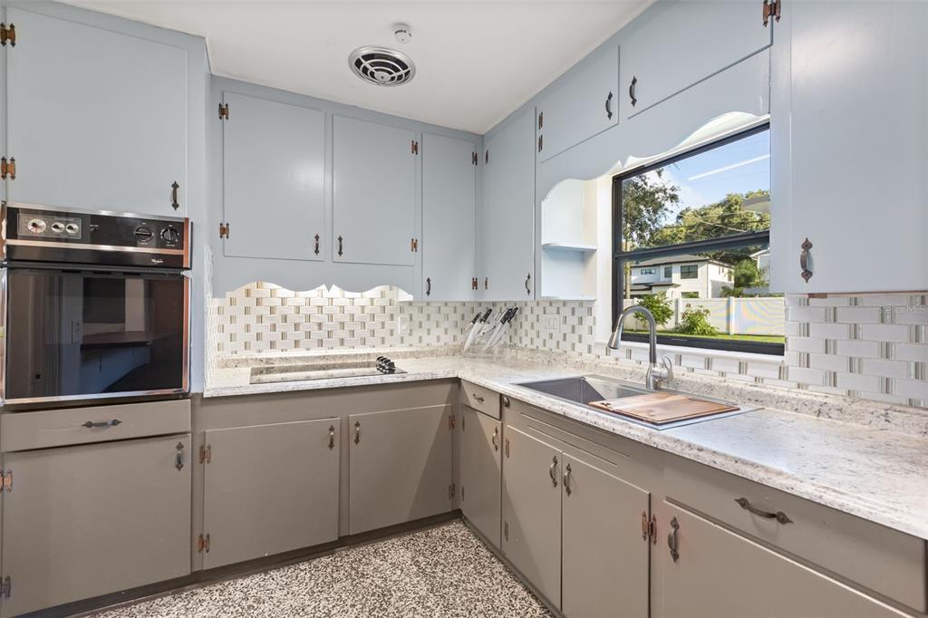 1721 MONTCALM STREET, ORLANDO, FL — photo 4 of 30