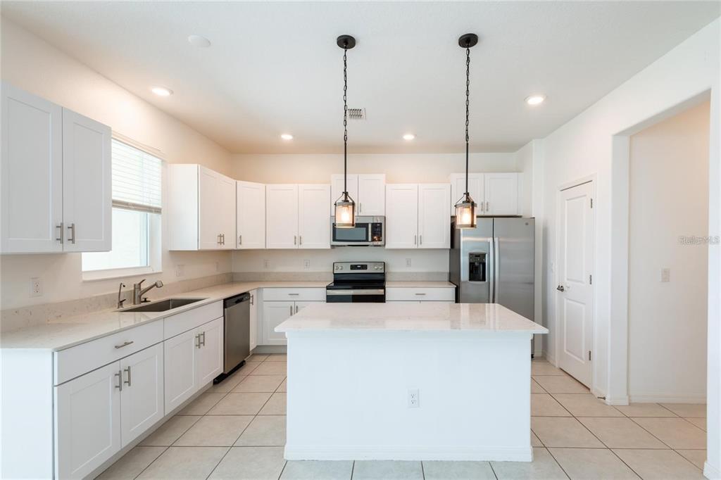 6262 SHINER STREET, LAND O LAKES, FL — photo 4 of 30