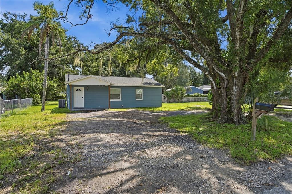 110 S FOREST STREET, PLANT CITY, FL — photo 2 of 20