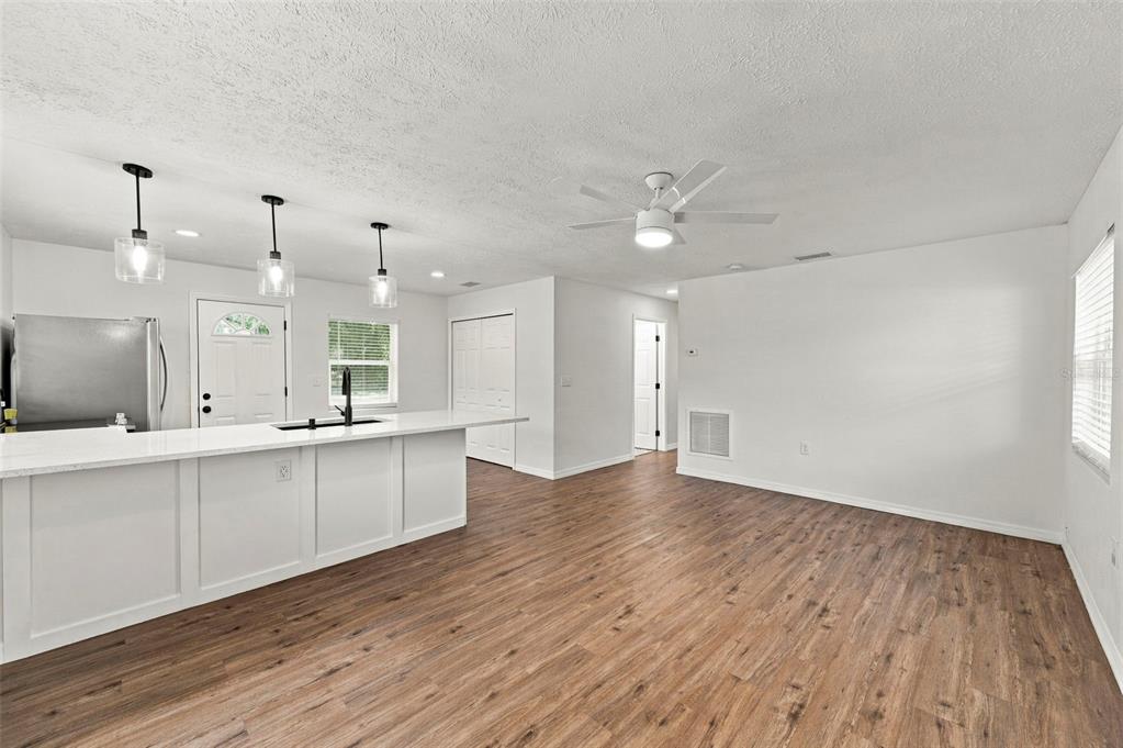 110 S FOREST STREET, PLANT CITY, FL — photo 5 of 20