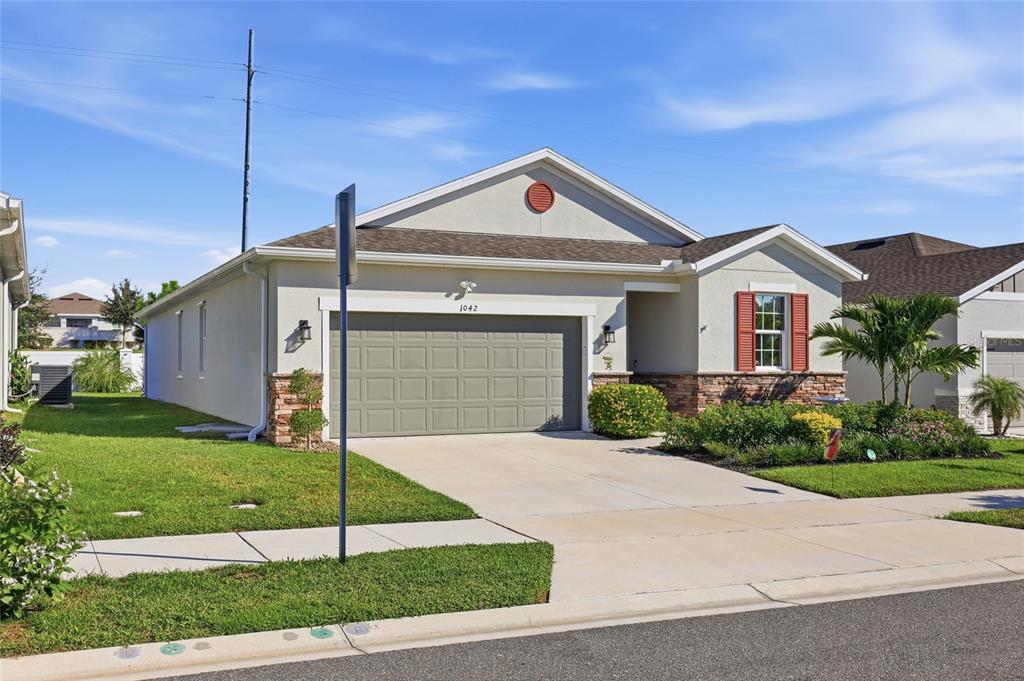 1042 HEIRLOOM DRIVE, HAINES CITY, FL — photo 2 of 44