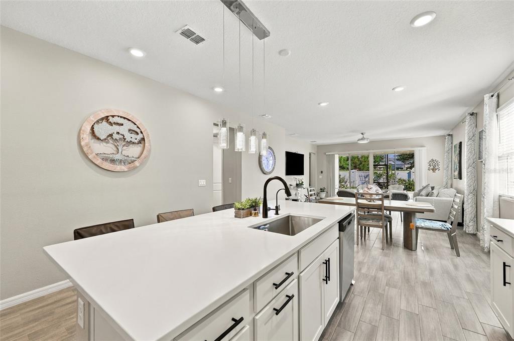 1042 HEIRLOOM DRIVE, HAINES CITY, FL — photo 3 of 44