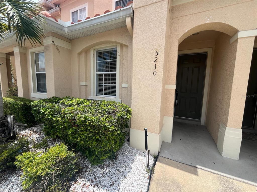 5210 PARADISE CAY CIRCLE