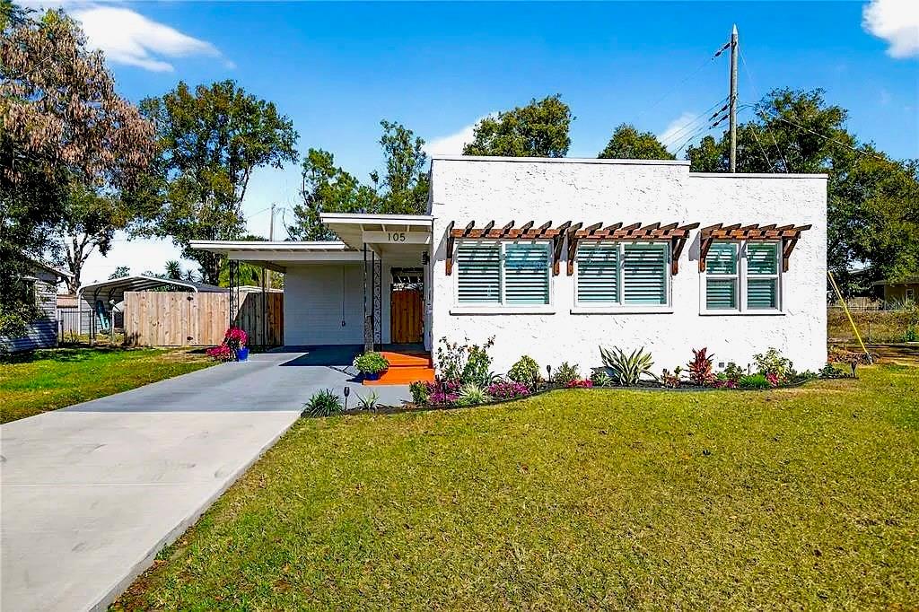 105 W GOLF LINKS AVENUE