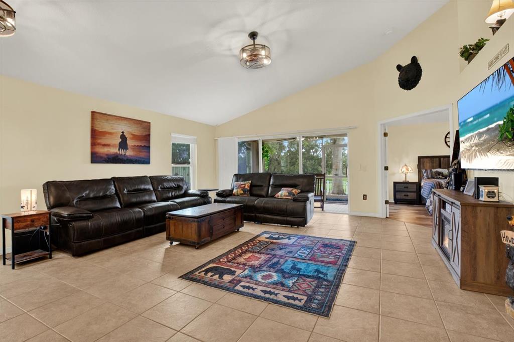 7123 48TH AVENUE E, PALMETTO, FL — photo 4 of 30