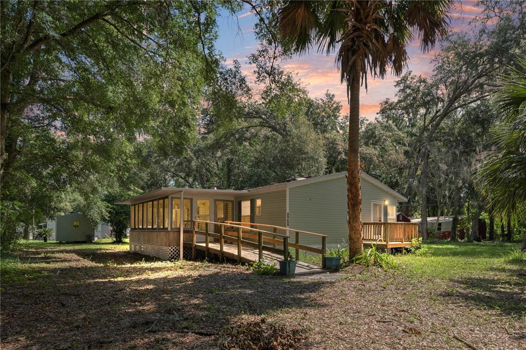 2786 NE 33RD PLACE