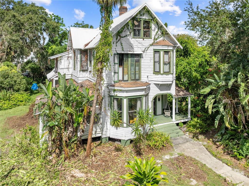 206 S VERNON AVENUE