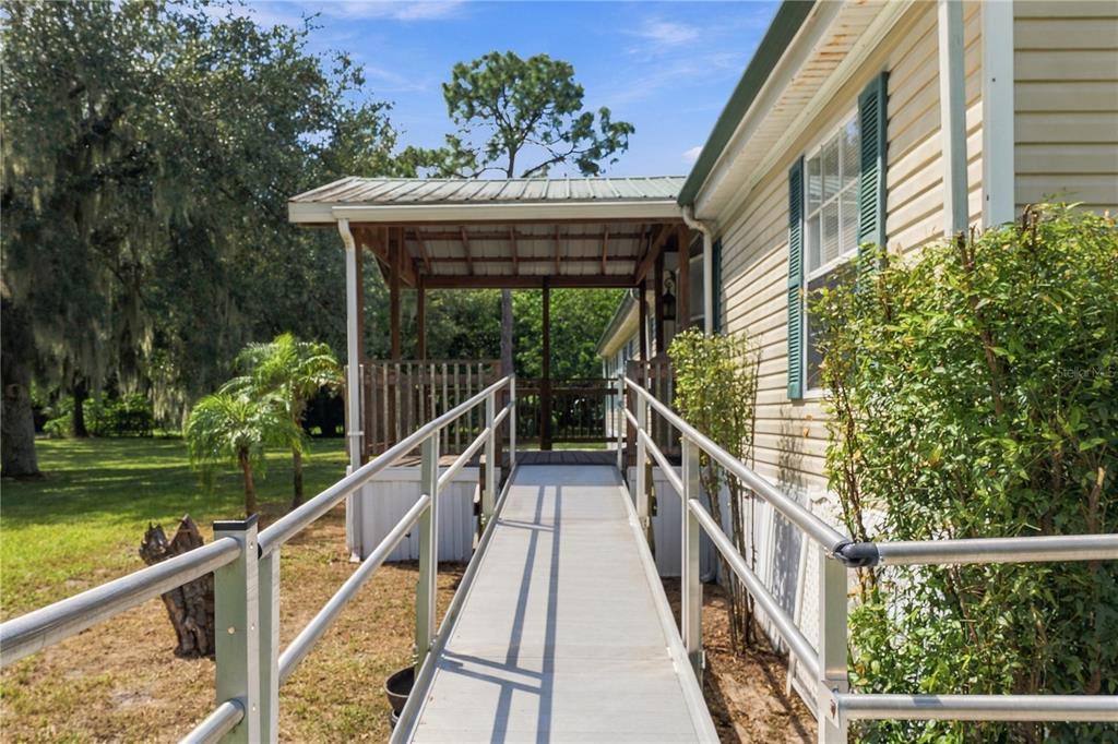 8611 COUNTY LINE ROAD, LITHIA, FL — photo 5 of 30