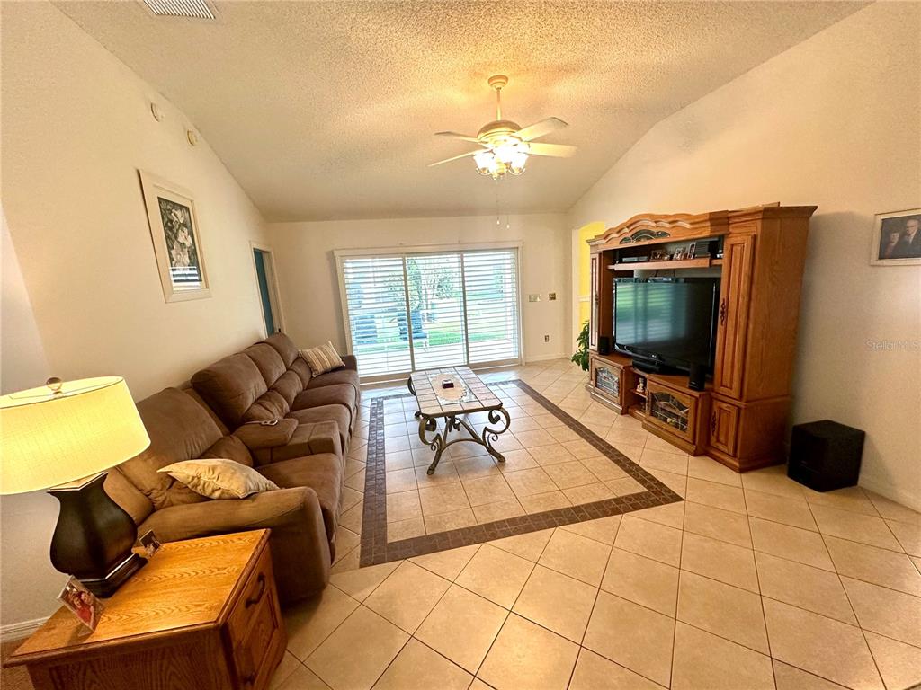 3033 HILLSIDE LANE, THE VILLAGES, FL — photo 4 of 18
