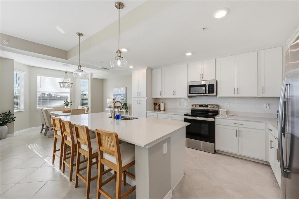 17630 OPAL SAND DRIVE UNIT 203, VENICE, FL — photo 4 of 30