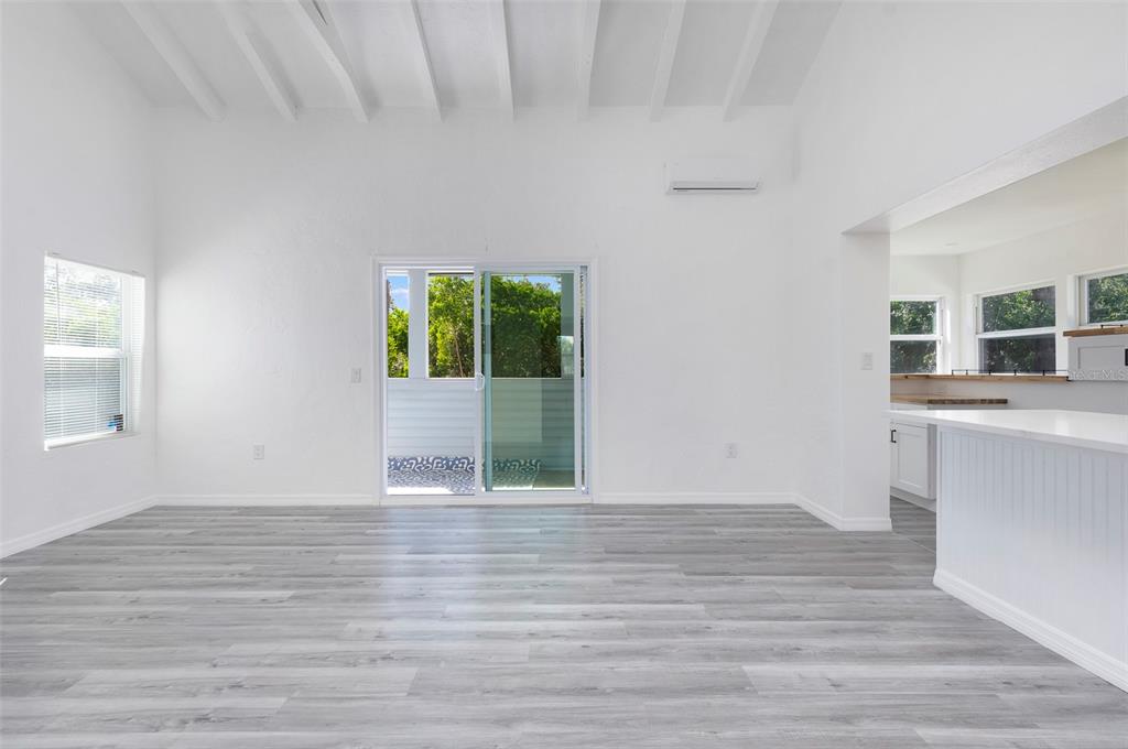 2230 E HARBOR DRIVE S, ST PETERSBURG, FL — photo 4 of 31