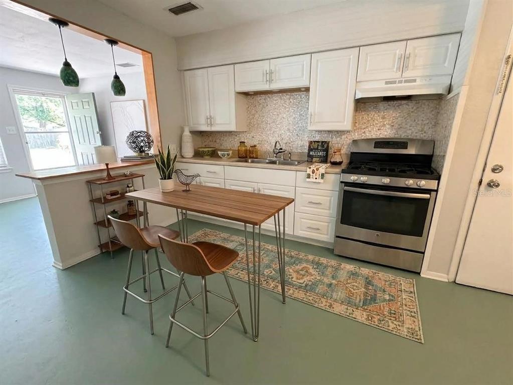 2401 QUINCY STREET S, ST PETERSBURG, FL — photo 3 of 13