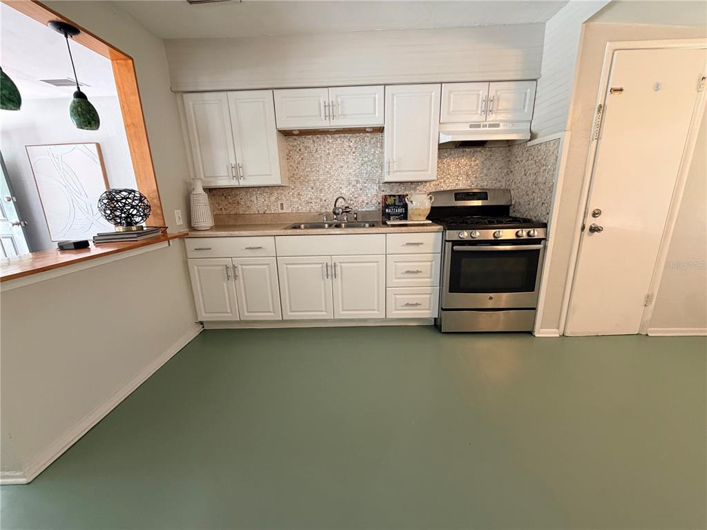 2401 QUINCY STREET S, ST PETERSBURG, FL — photo 4 of 13