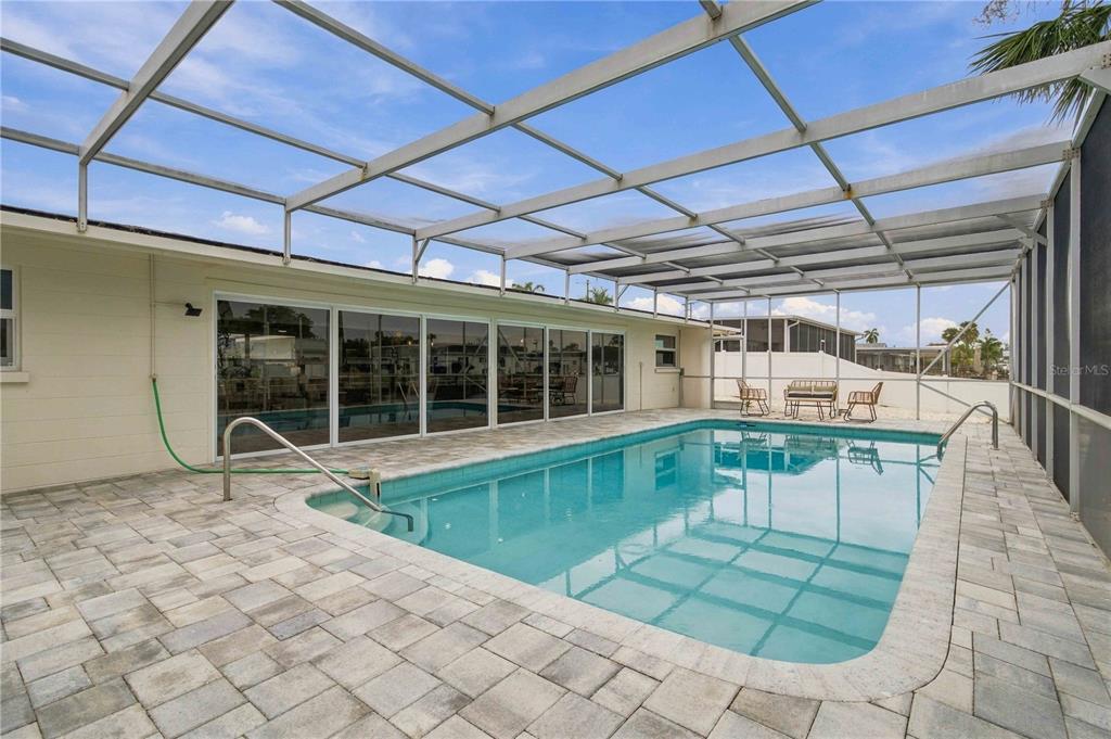 9911 ROYAL PALM DRIVE, BRADENTON, FL — photo 5 of 25