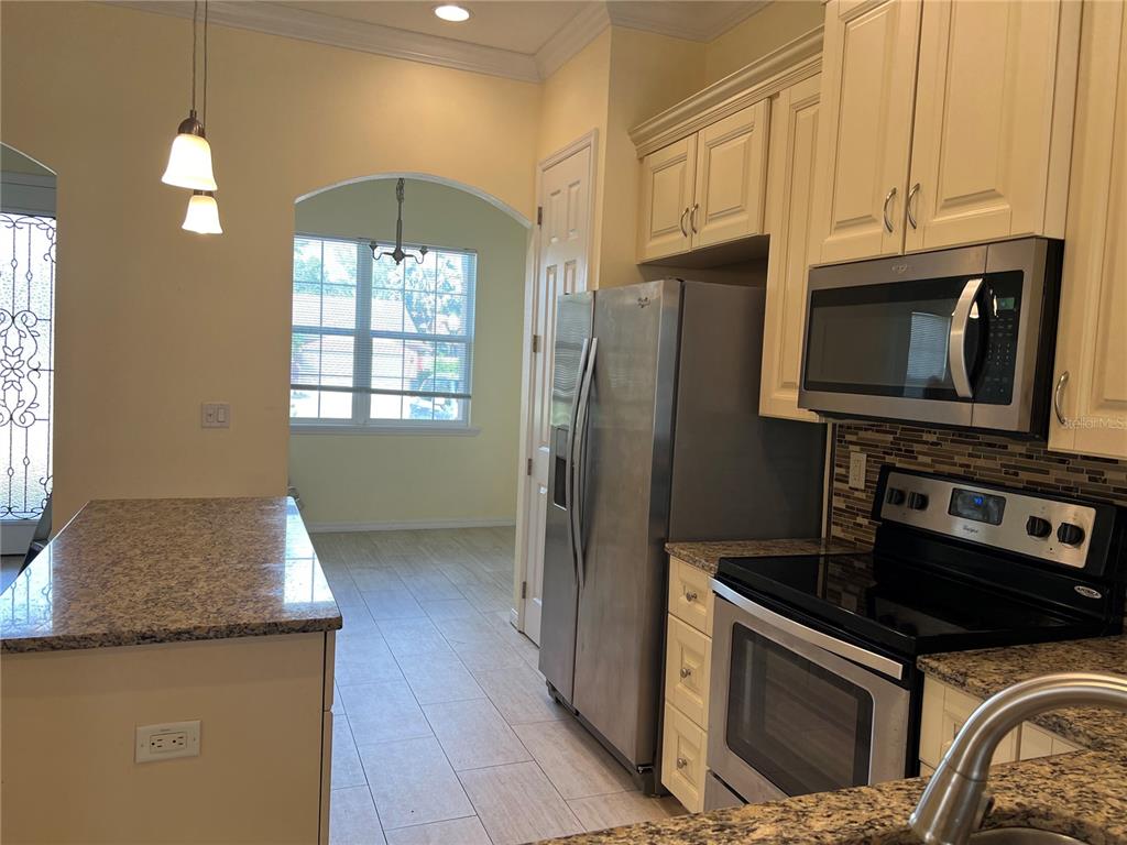 635 KENNETH WAY, TARPON SPRINGS, FL — photo 5 of 54
