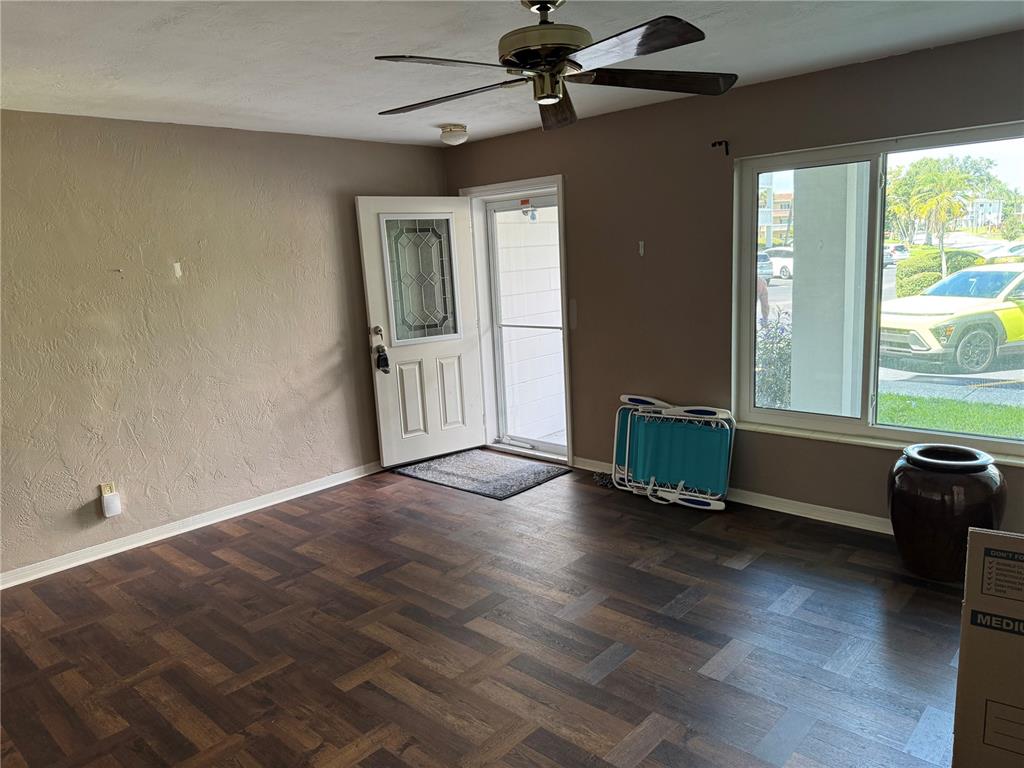 2020 WORLD PARKWAY BOULEVARD UNIT 8, CLEARWATER, FL — photo 2 of 9