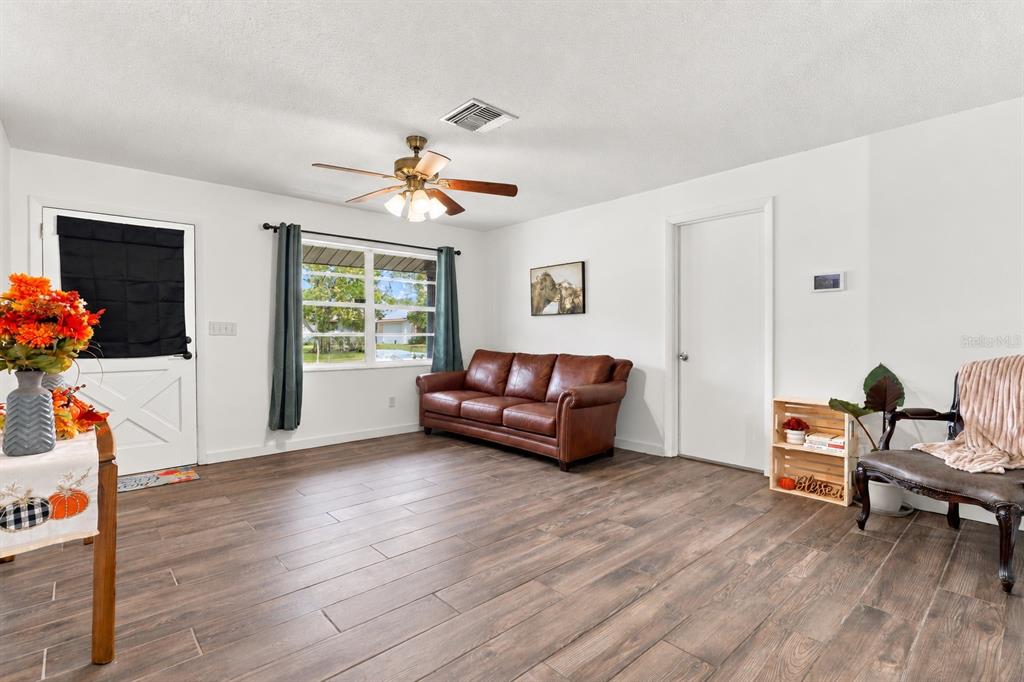 1085 EAGLES NEST AVENUE, DELTONA, FL — photo 4 of 19