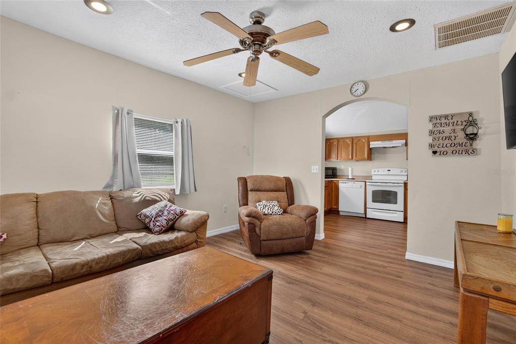 140 WILLIAMS STREET, MULBERRY, FL — photo 3 of 30