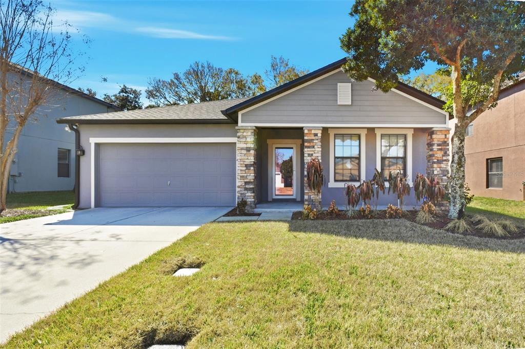 2572 VINEYARD CIRCLE
