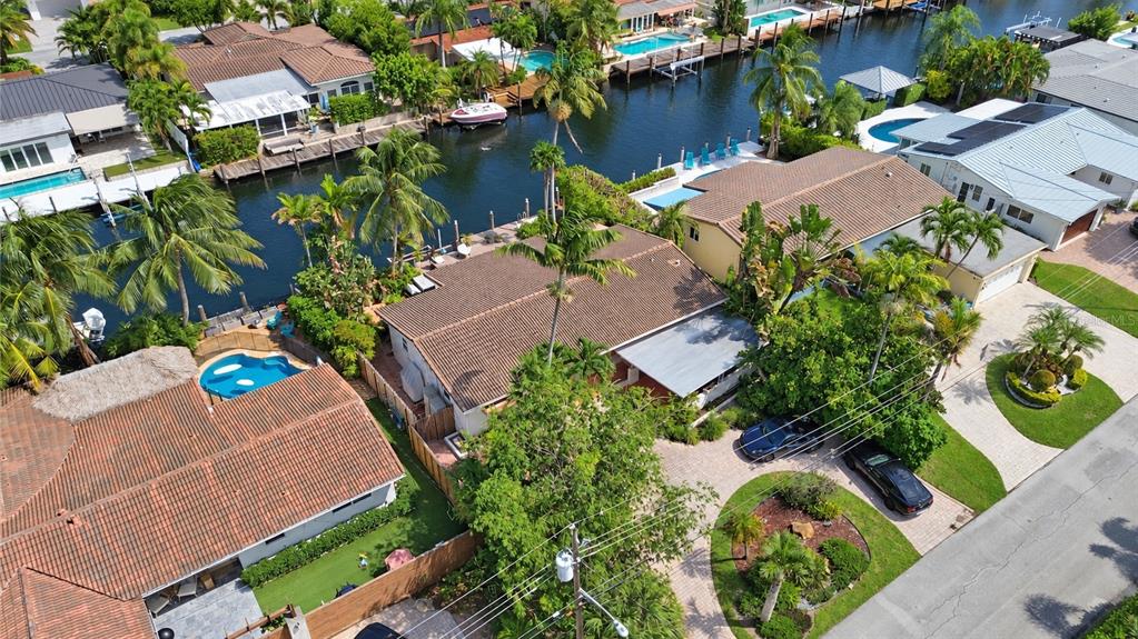 2142 NE 17TH AVENUE, WILTON MANORS, FL — photo 4 of 30