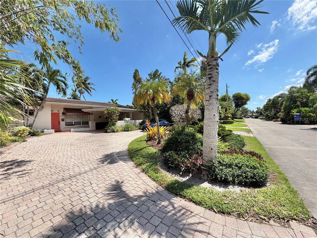 2142 NE 17TH AVENUE, WILTON MANORS, FL — photo 5 of 30