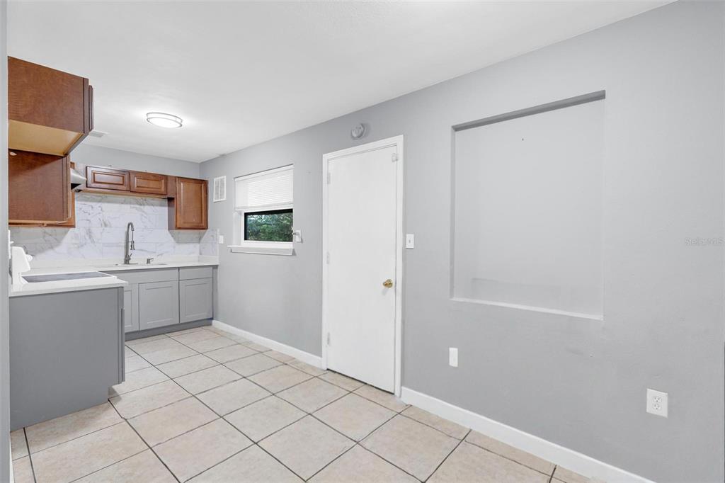 6013 NAVAJO WAY, ORLANDO, FL — photo 5 of 23
