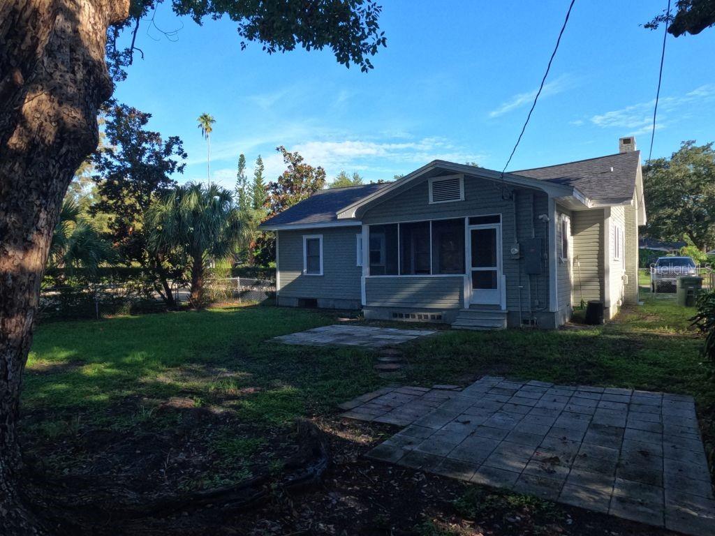 504 4TH AVENUE E, BRADENTON, FL — photo 2 of 28
