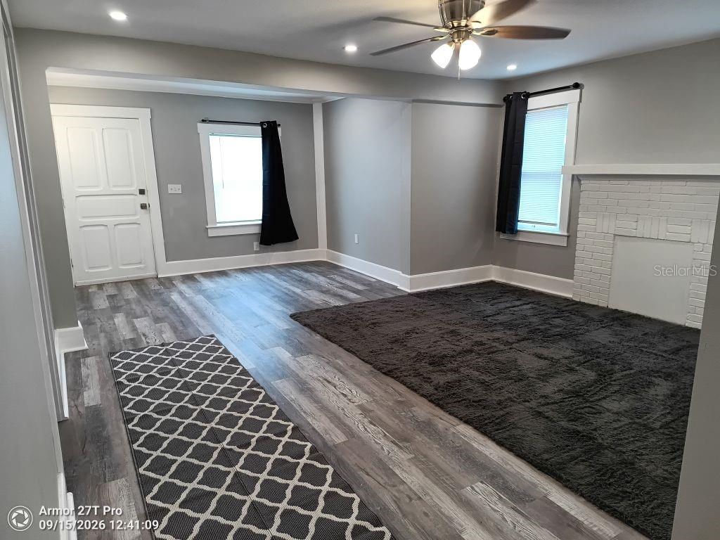 504 4TH AVENUE E, BRADENTON, FL — photo 5 of 28