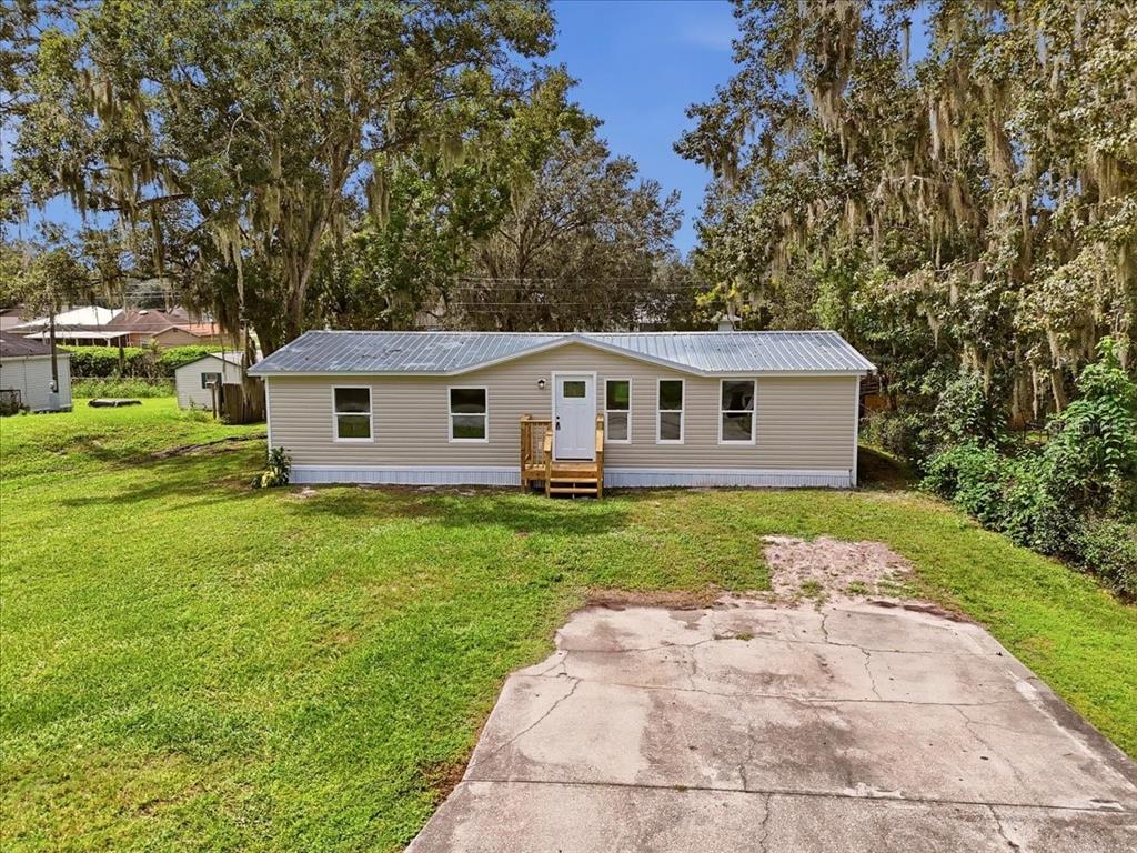 2412 ISLAND OAKS W, LAKELAND, FL — photo 2 of 17