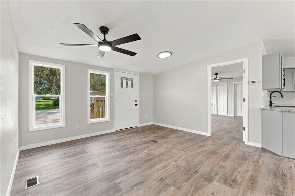 2412 ISLAND OAKS W, LAKELAND, FL — photo 4 of 17