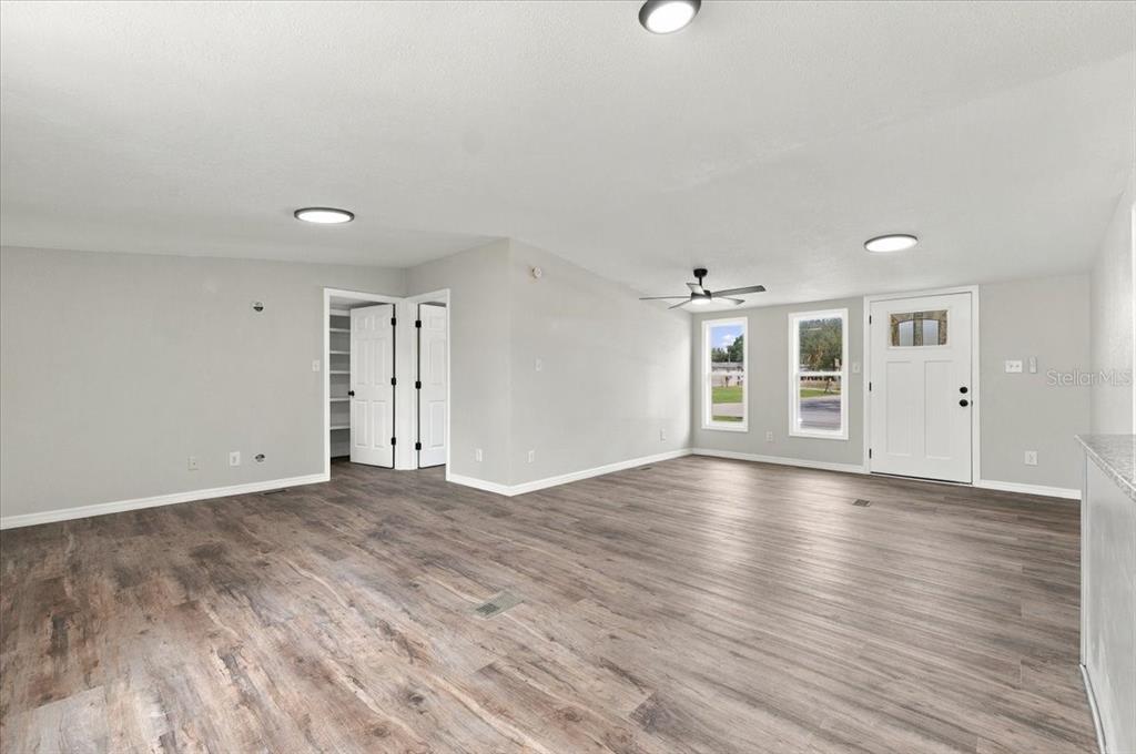 2412 ISLAND OAKS W, LAKELAND, FL — photo 5 of 17