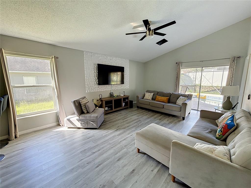 668 DURANGO LOOP STREET, DAVENPORT, FL — photo 2 of 30